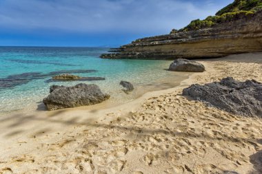 Limenia Beach, Kefalonia, Ionian Islands, Yunanistan su kayalarda