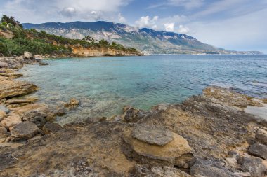 Limenia Beach, Kefalonia, Ionian Islands, Yunanistan su kayalarda