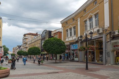Plovdiv, Bulgaristan - 25 Mayıs 2018: İnsanlar Şehir Plovdiv, Bulgaristan merkezi Street yürüyüş