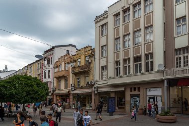 Plovdiv, Bulgaristan - 25 Mayıs 2018: İnsanlar Şehir Plovdiv, Bulgaristan merkezi Street yürüyüş