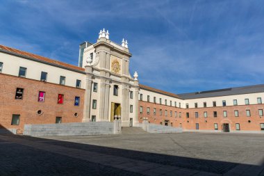 Madrid, İspanya - 23 Ocak 2018: Bina Conde Duque kültür merkezi Madrid şehir, İspanya