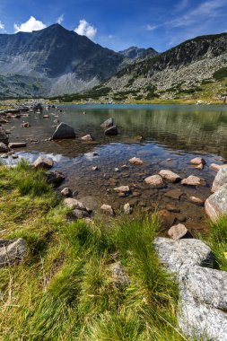 Musala tepe Musalenski göllerde, Rila Dağı, Bulgaristan ile muhteşem manzara