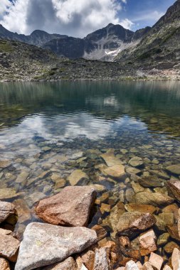 Musala tepe Musalenski göllerde, Rila Dağı, Bulgaristan ile muhteşem manzara
