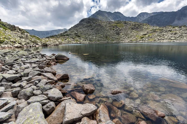 Lanskap Dengan Bukit Hijau Dan Danau Musalenski Gunung Rila Bulgaria — Stok Foto