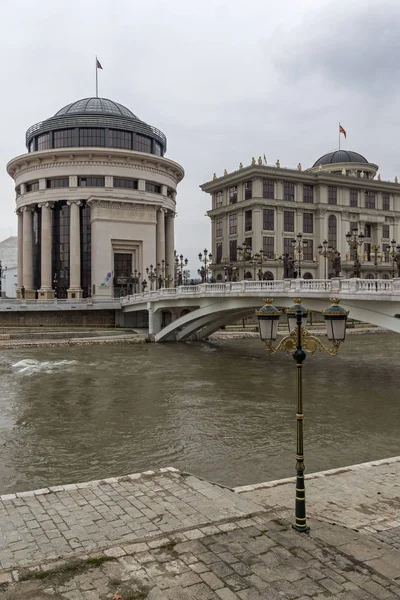 Skopje Repubblica Macedonia Febbraio 2018 Ponte Arte Fiume Vardar Nella — Foto Stock