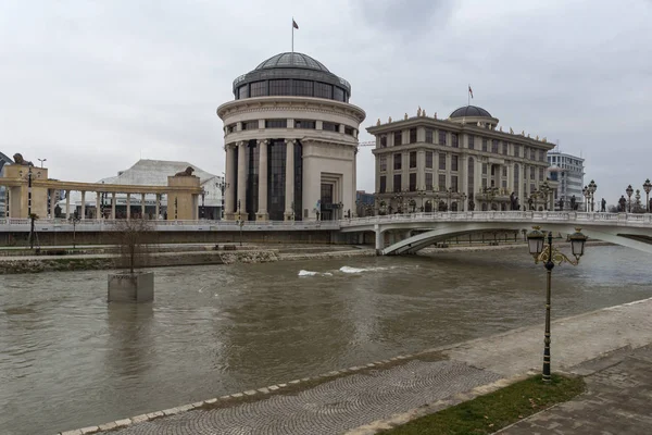 Skopje Republic Macedonia Февраля 2018 Года Художественный Мост Река Вардар — стоковое фото