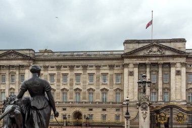 Londra, İngiltere - 17 Haziran 2016: Buckingham Sarayı Londra, İngiltere, Büyük Britanya