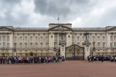 Londra, İngiltere - 17 Haziran 2016: Buckingham Sarayı Londra, İngiltere, Büyük Britanya
