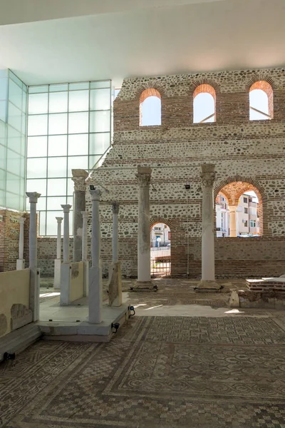 Sandanski, Bulgaristan - 4 Nisan 2018: Harabeleri, piskoposluk Sandanski, Bulgaristan kasabasında Bazilikası ile karmaşık