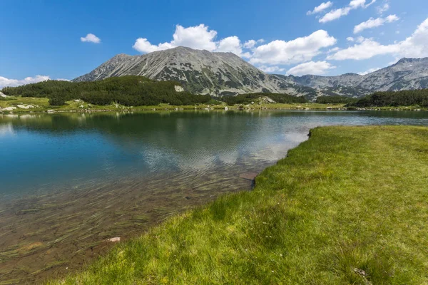Muratovo Gölü ve Todorka tepe, Pirin Dağı, Bulgaristan ile muhteşem manzara
