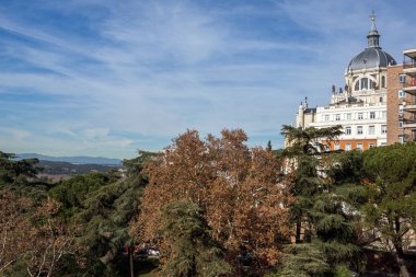 Madrid, İspanya - 23 Ocak 2018: panoramik şehir Madrid viyadük Bailen, İspanya üzerinden şaşırtıcı