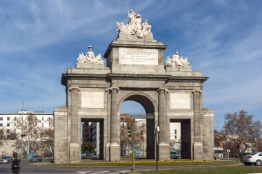 Madrid, İspanya - 23 Ocak 2018: görünüm Puerta de Toledo şehir Madrid, İspanya, Amazing