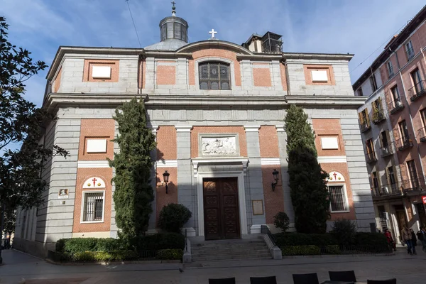 Madrid, İspanya - 23 Ocak 2018: Royal bina bucak Santiago ve San Juan şehir Madrid, İspanya