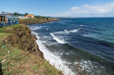 Ahtopol, Bulgaristan - 30 Haziran 2013: Ahtopol şehir, Burgaz bölge, Bulgaristan sahil şeridi Panoraması