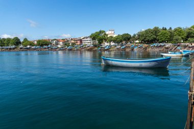 Ahtopol, Bulgaristan - 30 Haziran 2013: Ahtopol şehir, Burgaz bölge, Bulgaristan Liman Panoraması