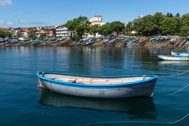 Ahtopol, Bulgaristan - 30 Haziran 2013: Ahtopol şehir, Burgaz bölge, Bulgaristan Liman Panoraması
