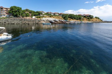 Ahtopol, Bulgaristan - 30 Haziran 2013: Ahtopol şehir, Burgaz bölge, Bulgaristan Liman Panoraması