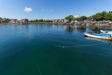 Ahtopol, Bulgaristan - 30 Haziran 2013: Ahtopol şehir, Burgaz bölge, Bulgaristan Liman Panoraması