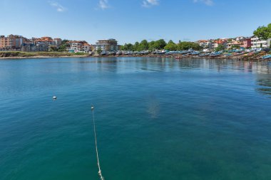 Ahtopol, Bulgaristan - 30 Haziran 2013: Ahtopol şehir, Burgaz bölge, Bulgaristan Liman Panoraması