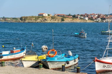 Tsarevo, Bulgaristan - 3 Temmuz 2013: Tsarevo şehir, Burgaz bölge, Bulgaristan Liman Panoraması