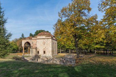 Nis, Sırbistan - 21 Ekim 2017: Sunset görünümünü Bali Camii kale şehir NIS, Sırbistan