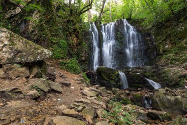 Peyzaj Koleshino şelaleler cascade Belasica dağ, Novo Selo, Makedonya Cumhuriyeti