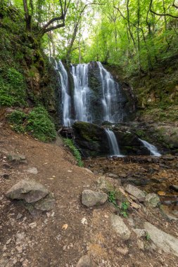 Peyzaj Koleshino şelaleler cascade Belasica dağ, Novo Selo, Makedonya Cumhuriyeti