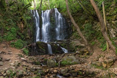 Peyzaj Koleshino şelaleler cascade Belasica dağ, Novo Selo, Makedonya Cumhuriyeti