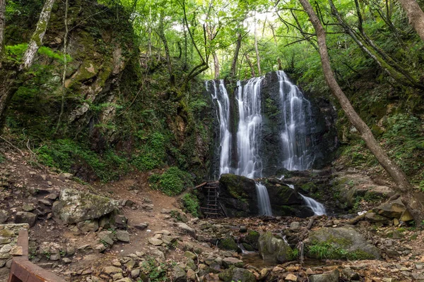 Peyzaj Koleshino şelaleler cascade Belasica dağ, Novo Selo, Makedonya Cumhuriyeti