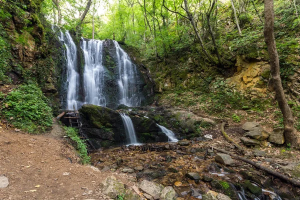 Peyzaj Koleshino şelaleler cascade Belasica dağ, Novo Selo, Makedonya Cumhuriyeti