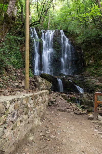 Peyzaj Koleshino şelaleler cascade Belasica dağ, Novo Selo, Makedonya Cumhuriyeti