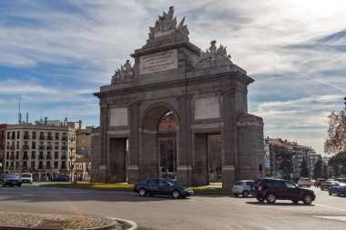 Madrid, İspanya - 23 Ocak 2018: görünüm Puerta de Toledo şehir Madrid, İspanya, Amazing