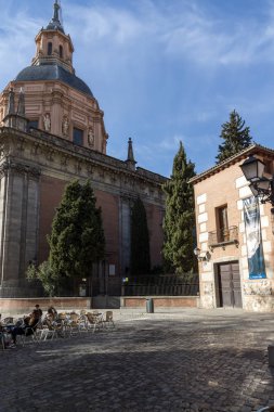 Madrid, İspanya - 23 Ocak 2018: St Andrew Kilisesi Madrid şehir, İspanya görünümünü şaşırtıcı