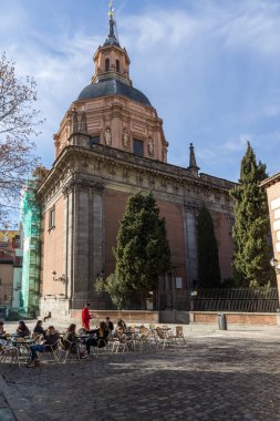 Madrid, İspanya - 23 Ocak 2018: St Andrew Kilisesi Madrid şehir, İspanya görünümünü şaşırtıcı