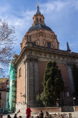 Madrid, İspanya - 23 Ocak 2018: St Andrew Kilisesi Madrid şehir, İspanya görünümünü şaşırtıcı