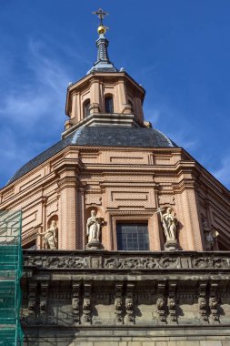 Madrid, İspanya - 23 Ocak 2018: St Andrew Kilisesi Madrid şehir, İspanya görünümünü şaşırtıcı