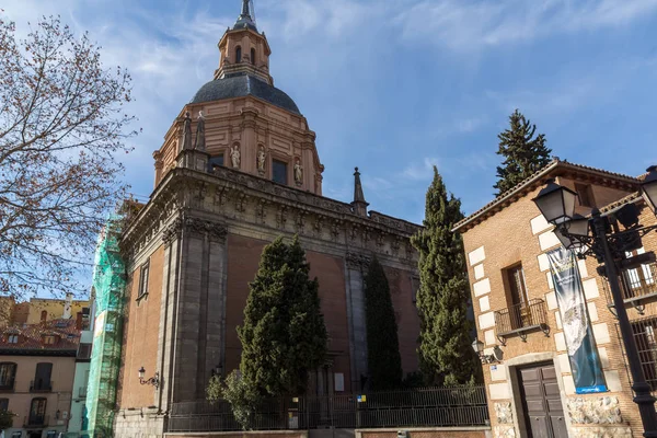 Madrid, İspanya - 23 Ocak 2018: St Andrew Kilisesi Madrid şehir, İspanya görünümünü şaşırtıcı