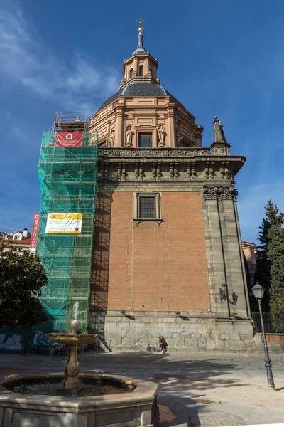 Madrid, İspanya - 23 Ocak 2018: St Andrew Kilisesi Madrid şehir, İspanya görünümünü şaşırtıcı