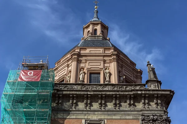 Madrid, İspanya - 23 Ocak 2018: St Andrew Kilisesi Madrid şehir, İspanya görünümünü şaşırtıcı