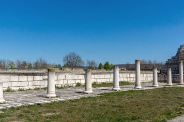 Büyük Bazilikası kalıntıları ilk Bulgar İmparatorluğu Pliska, Bulgaristan başkenti yakınındaki