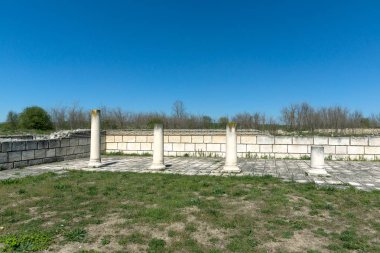 Büyük Bazilikası kalıntıları ilk Bulgar İmparatorluğu Pliska, Bulgaristan başkenti yakınındaki