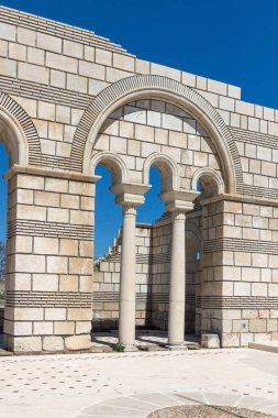Büyük Bazilikası kalıntıları ilk Bulgar İmparatorluğu Pliska, Bulgaristan başkenti yakınındaki
