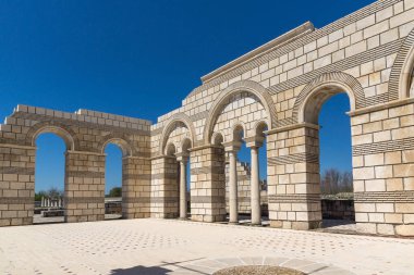 Büyük Bazilikası kalıntıları ilk Bulgar İmparatorluğu Pliska, Bulgaristan başkenti yakınındaki