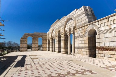 Büyük Bazilikası kalıntıları ilk Bulgar İmparatorluğu Pliska, Bulgaristan başkenti yakınındaki