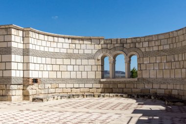 Büyük Bazilikası kalıntıları ilk Bulgar İmparatorluğu Pliska, Bulgaristan başkenti yakınındaki