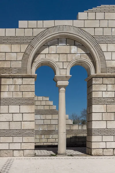 Büyük Bazilikası kalıntıları ilk Bulgar İmparatorluğu Pliska, Bulgaristan başkenti yakınındaki