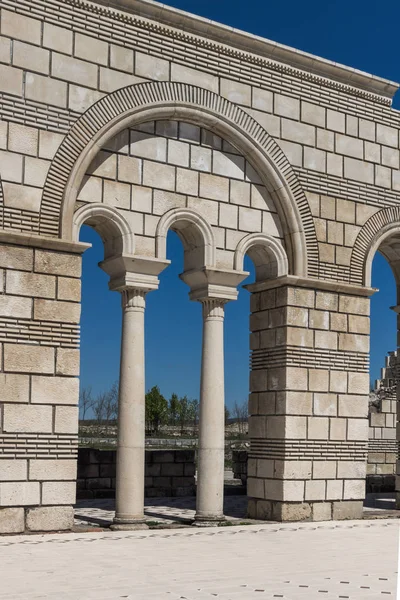 Büyük Bazilikası kalıntıları ilk Bulgar İmparatorluğu Pliska, Bulgaristan başkenti yakınındaki