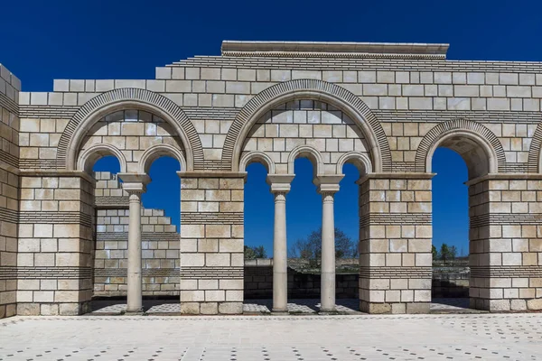 Büyük Bazilikası kalıntıları ilk Bulgar İmparatorluğu Pliska, Bulgaristan başkenti yakınındaki