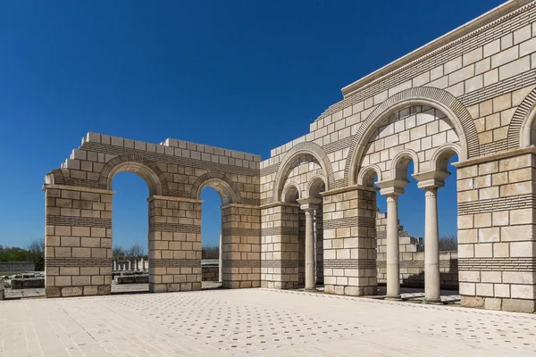 Büyük Bazilikası kalıntıları ilk Bulgar İmparatorluğu Pliska, Bulgaristan başkenti yakınındaki