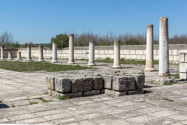 Büyük Bazilikası kalıntıları ilk Bulgar İmparatorluğu Pliska, Bulgaristan başkenti yakınındaki